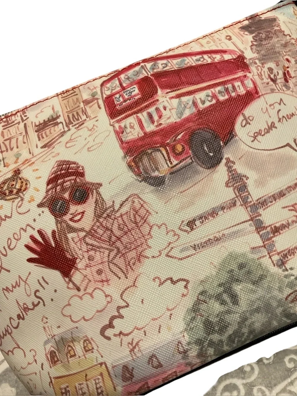 IZAK Pink London Illustration Cosmetic Bag